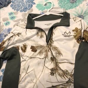 Long sleeve Realtree light sweatwrshirt